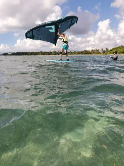 Session kitesurf et wingfoil à Sainte-Anne, Guadeloupe — photo 15